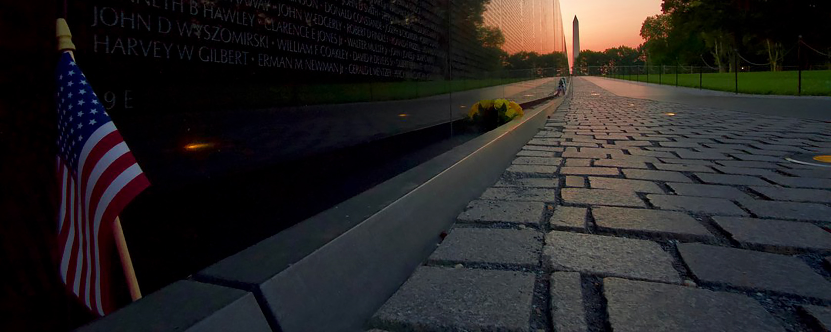 Vietnam Veterans Memorial bei Sonnenaufgang
