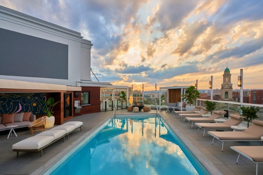 Hotel Zena rooftop pool