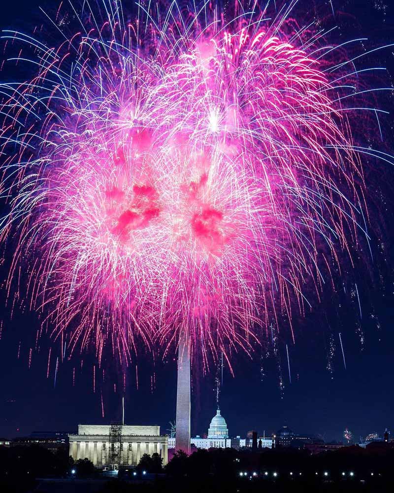 @transplantedindc - Independence Day fireworks over Washington, DC from the Netherlands Carillon in Virginia - Best spots to watch July 4th fireworks near DC