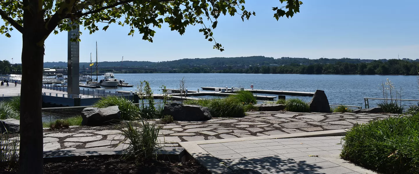 Riverfront at Yards Park