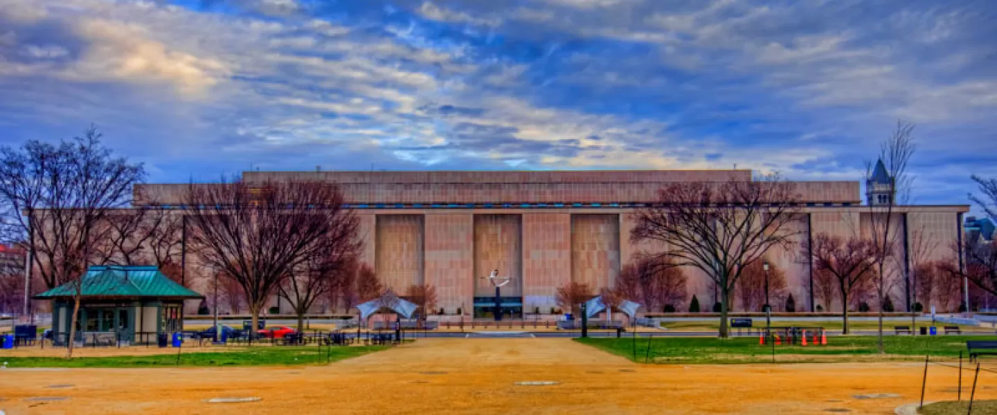 Smithsonian National Museum of the American History on the National Mall - Free Smithsonian Museum in Washington, DC